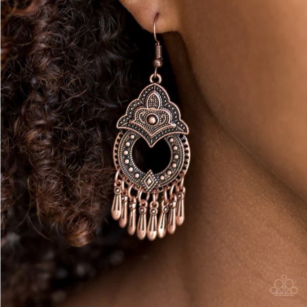 Elegant Gold Chandelier Earrings e43